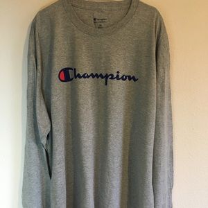 SOLD 🚫 Champion long sleeve tee
